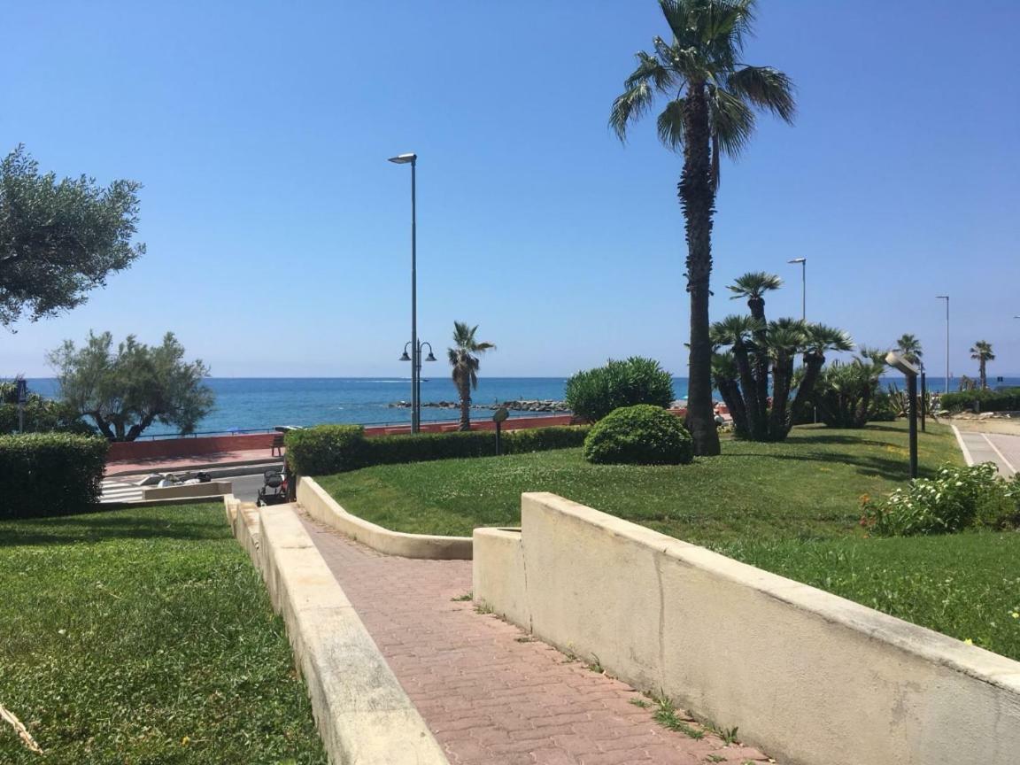 Mare 3 Apartment Ventimiglia Luaran gambar